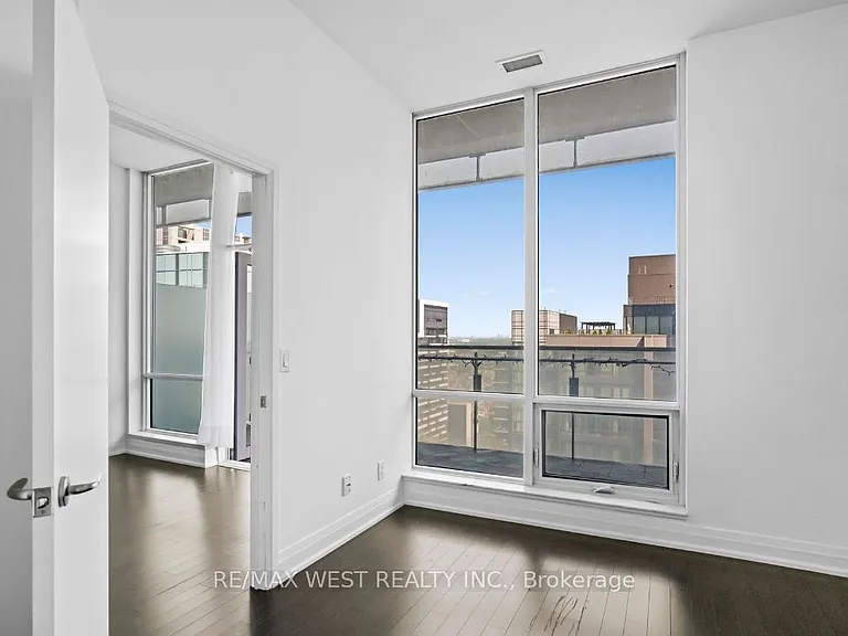 80 John St #4405 — Photo 8