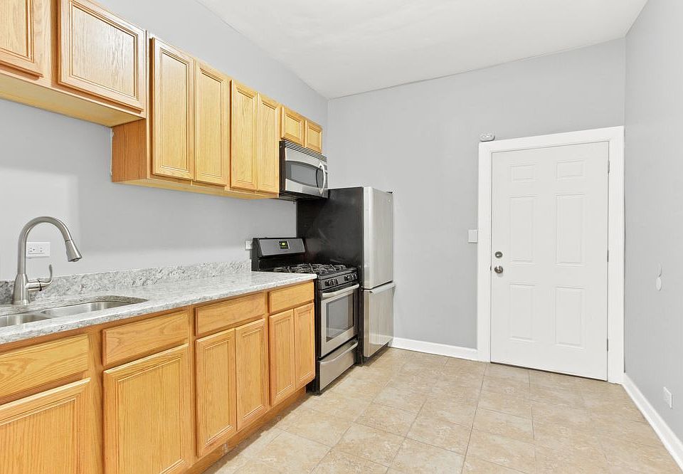 1st image of 7038 S Vernon Ave #1
