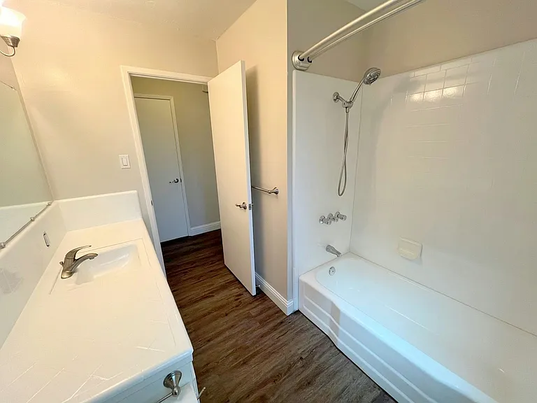 19 Belle Ave #7 — Photo 10