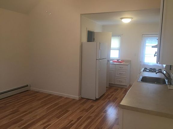4th image of 53 Church St