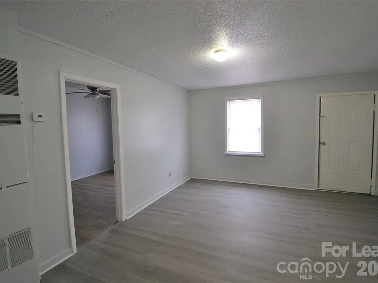 1009 Plymouth St #A — Photo 8