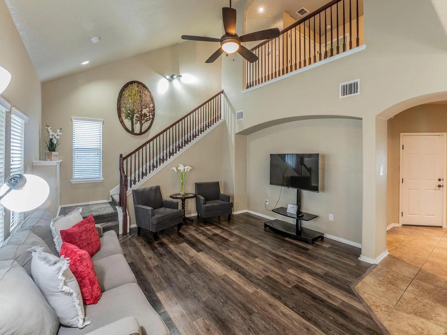 3 bed, 2.5 bath, 2023 sqft, $4,295 — Photo 2