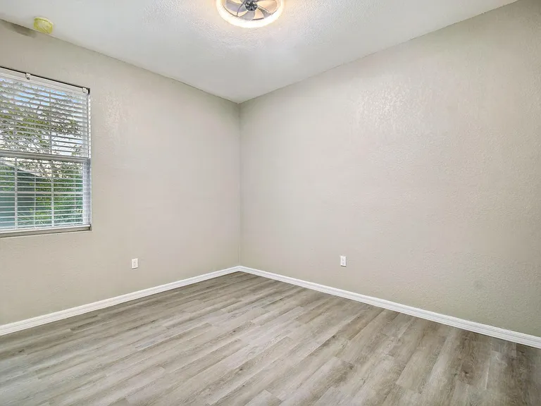 7398 Skylark Dr — Photo 29