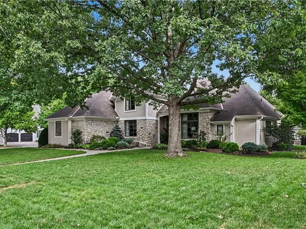 5506 W 82nd Pl, Prairie Village, KS 66208