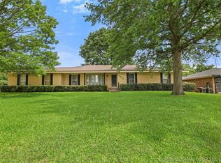 1942 W Locust St, Durant, OK 74701