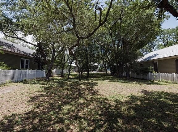 3rd image of 0 Duncan Ave