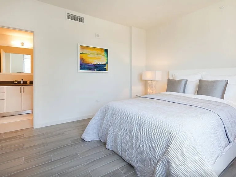 999 SW 1st Ave #20 — Photo 3