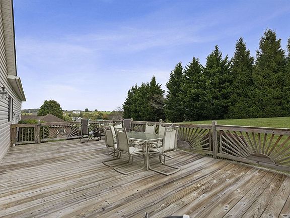 4th image of 18485 Landridge Way