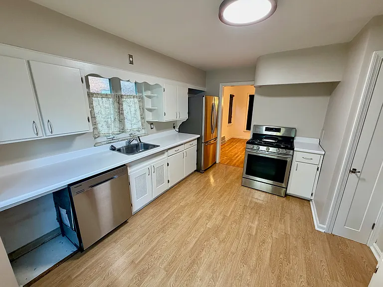 1561 Maywood Rd — Photo 7