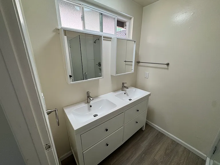 Ensuite bathroom.