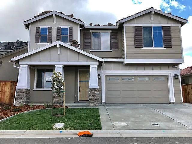 4 bed, 2535 sqft, $3,500 — Photo 2