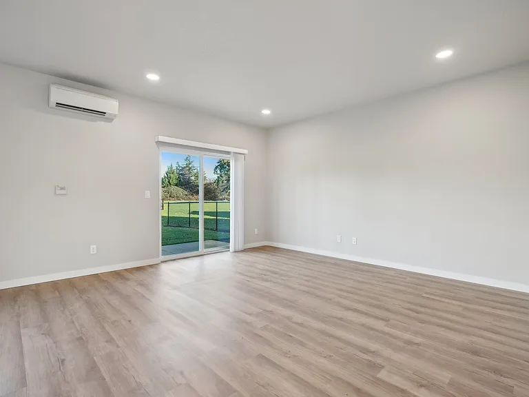 6201-6455 SE Quail Park Ln — Photo 20
