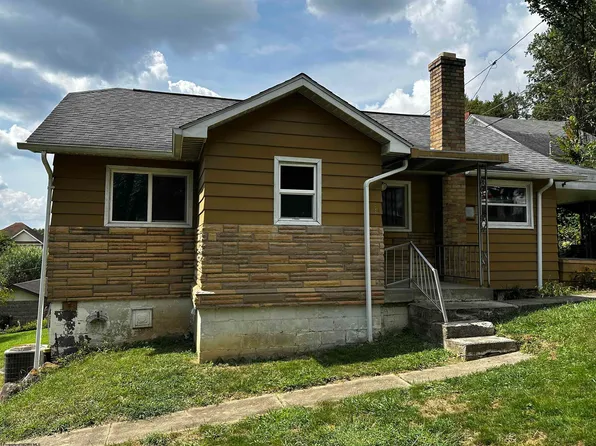 913 1/2 Fleming Ave, Fairmont, WV 26554