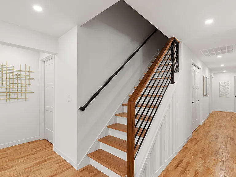 16432 NE 18th St — Photo 9