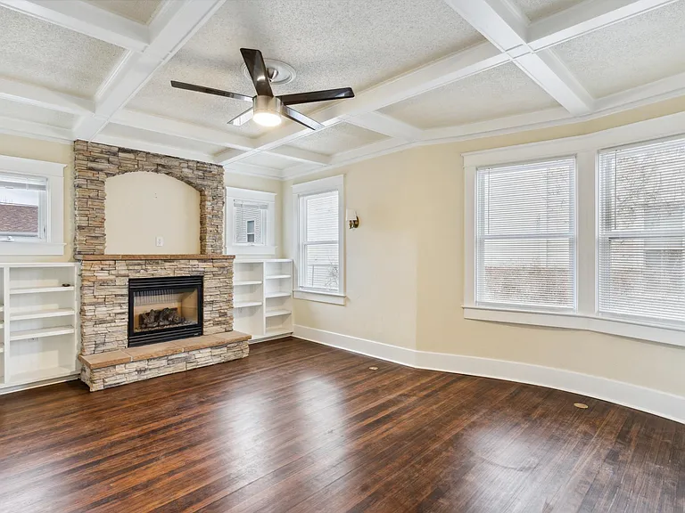 1023 N Weber St — Photo 18