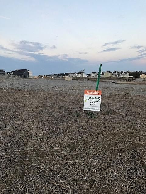 Flat, 125 deep homesite