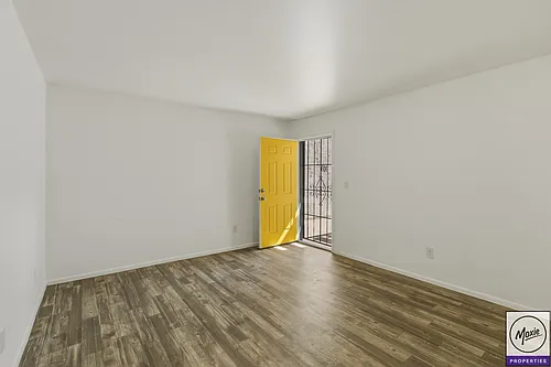 2330 W Lone Cactus Dr Photo 1