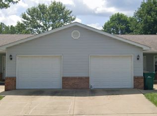 126 & 128 Autumn Pine Dr #128, Fairview Heights, IL 62208