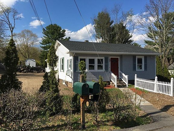 4th image of 6 Hilltop Dr