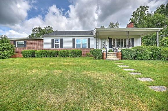 1st image of 308 York Dr