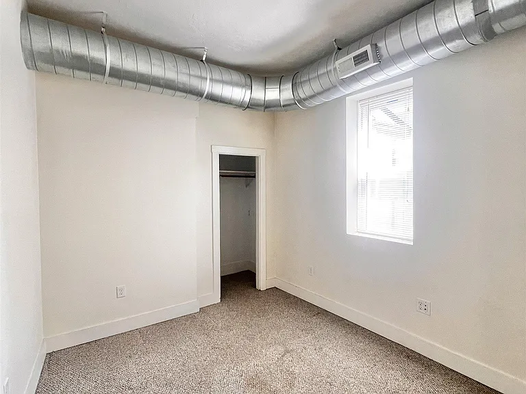 207 Highland Ave — Photo 6