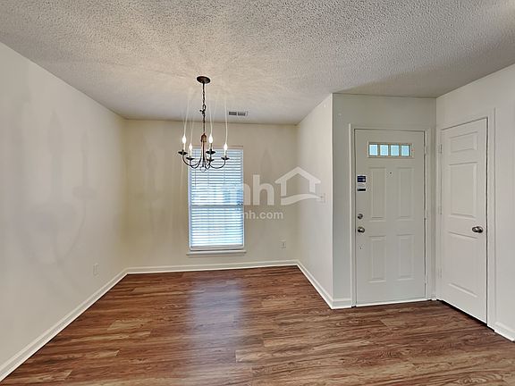5th image of 2804 Robyns Glen Dr