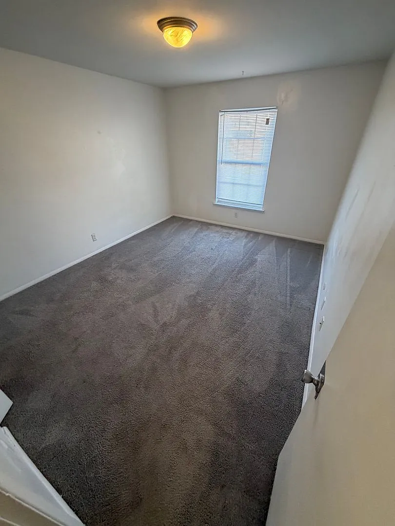 Naveen Pine Apartments — Photo 2