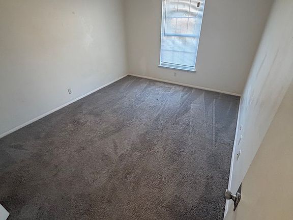 2nd image of 700 Chateau Dr #707