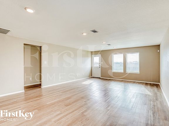 3rd image of 3363 Avary River Ln