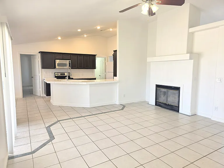 5126 Homestead Rd — Photo 5