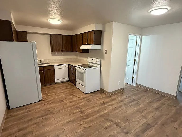 3998 Linn Ave SE — Photo 2