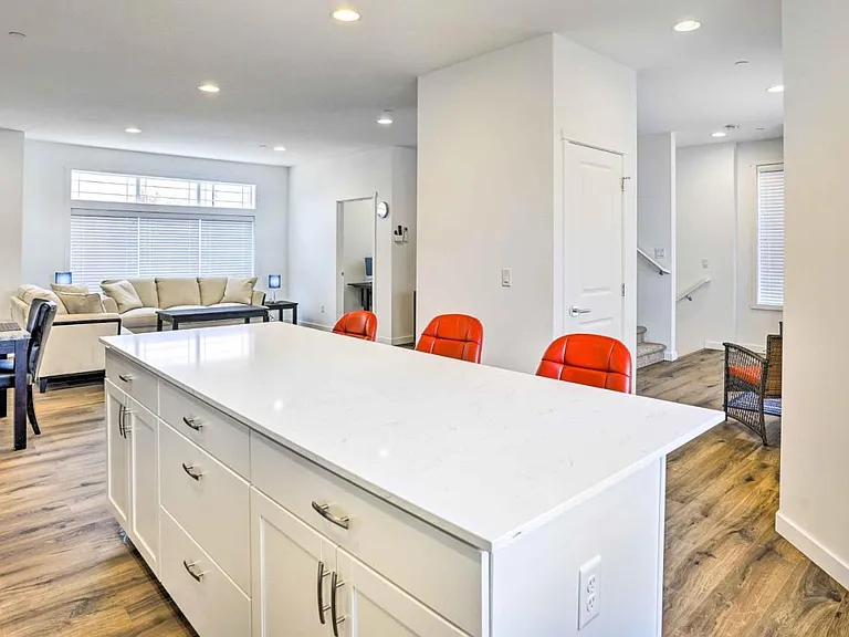220 Arthur Ln — Photo 12