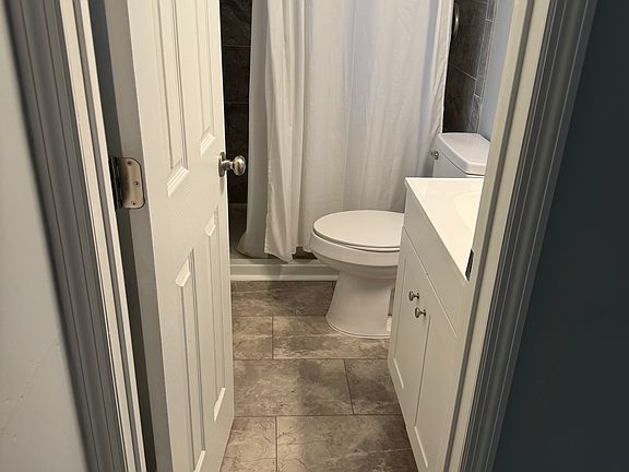 5th image of 451 NE 9th St
