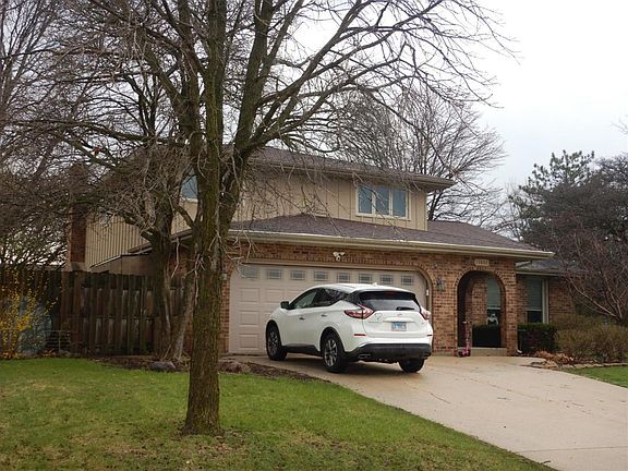 3rd image of 13802 W Dublin Dr