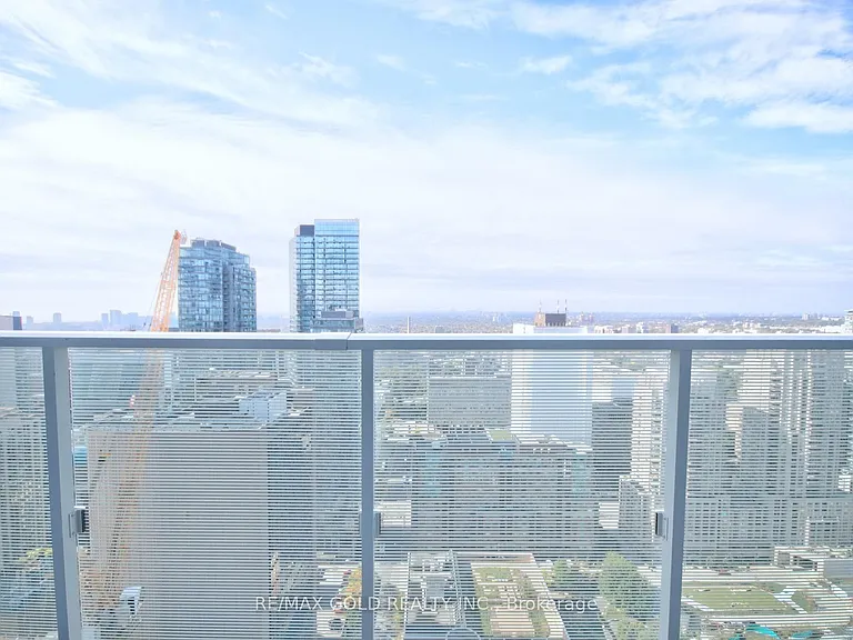 501 Yonge St #3613 — Photo 10