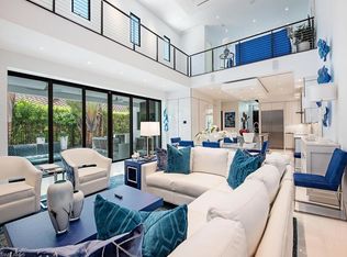 627 Fairway Ter, Naples, FL 34103