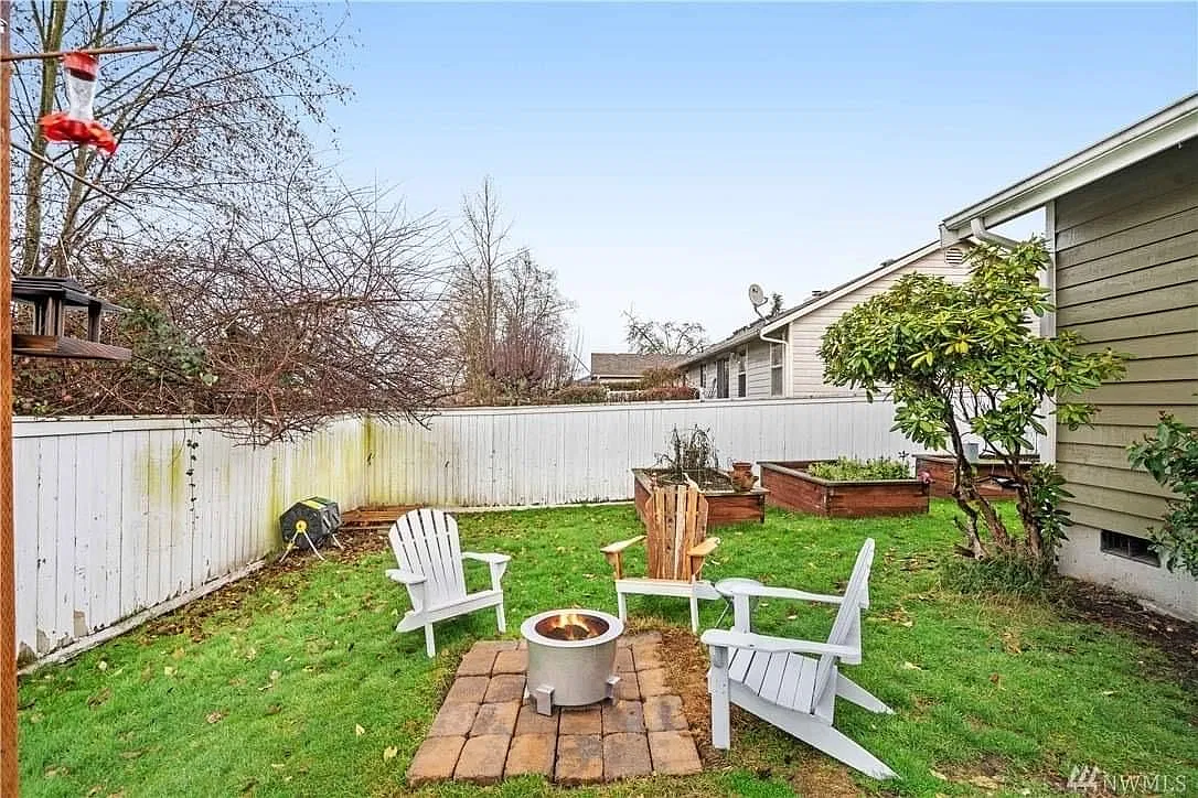 2740 Sylvan Dr W — Photo 4