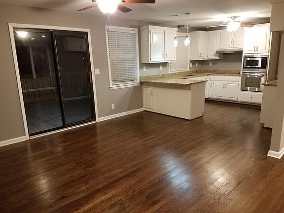 Kitchen & Dining Area