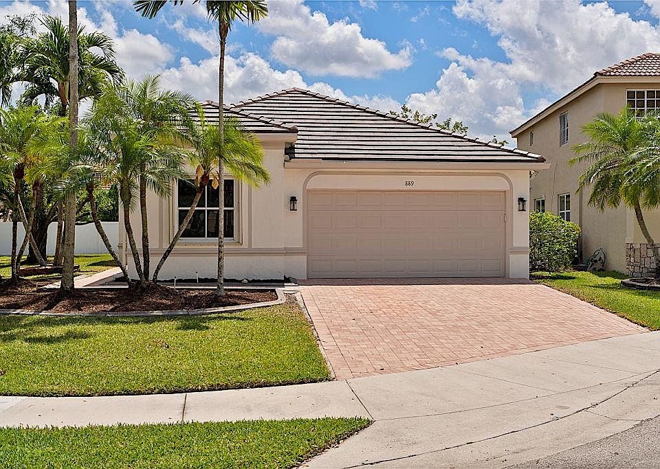 1st image of 889 Tanglewood Circle