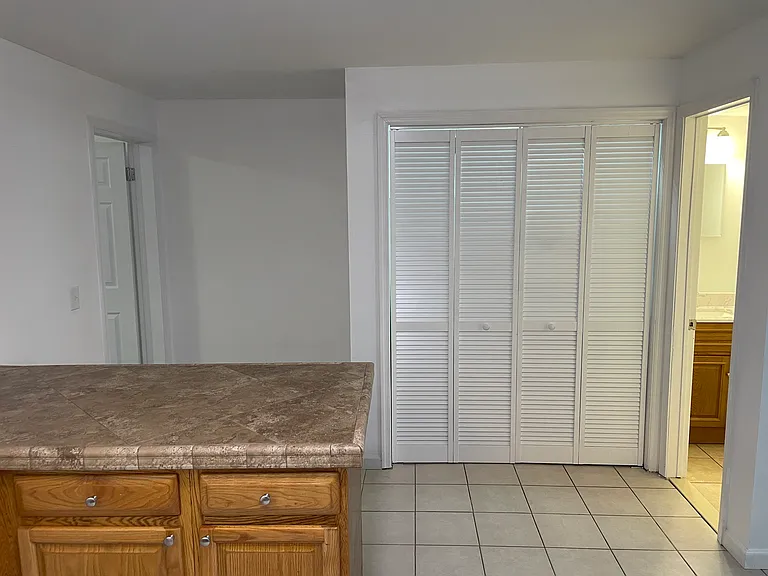 669 Ferry St — Photo 16