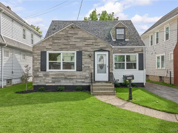 2635 Porter Rd, Niagara Falls, NY 14305