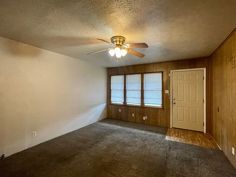 4780 El Paso Ave — Photo 2