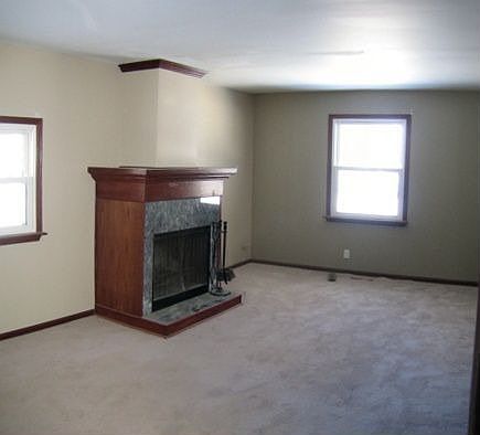 Family Room w/Fire Place