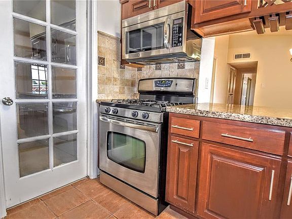 5th image of 10072 Kirwood St