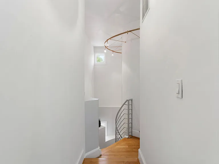 2131 10th St NW #3 — Photo 30