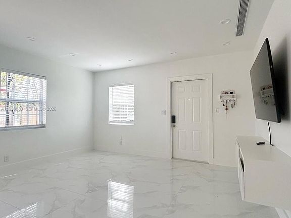3rd image of 16082 NE 9th Ct #0