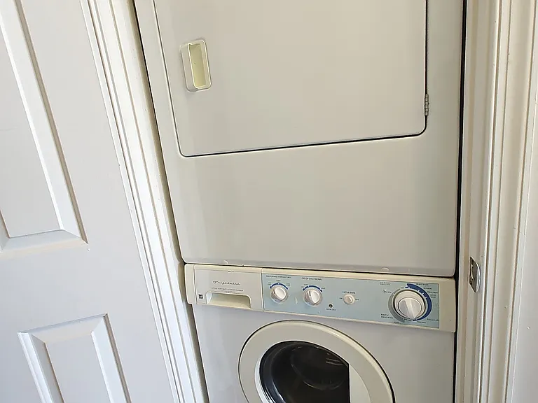 In unit washer & Dryer