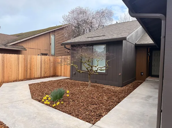 K14111 A & B, 14111 SE 6th St #B, Vancouver, WA 98683