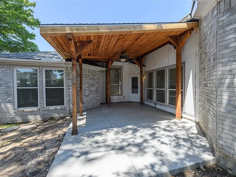 3304 Felicia Ct — Photo 31