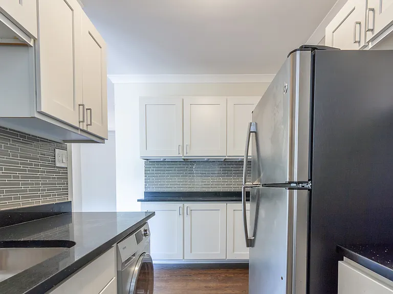 4200 N Clark St #3 — Photo 5
